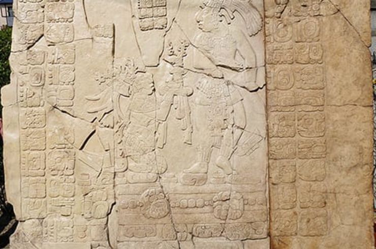 マヤ文明のレリーフ